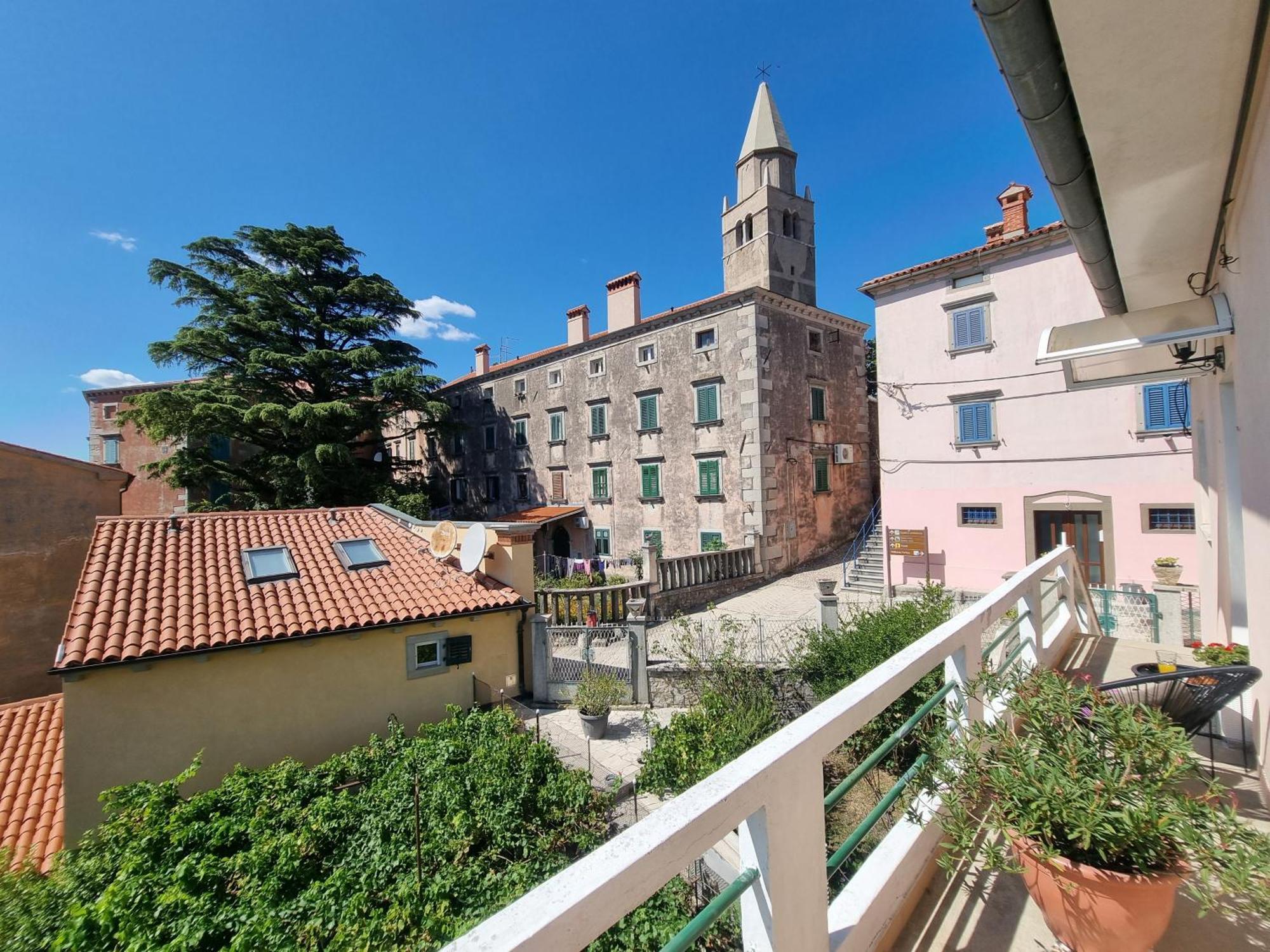 Apartment Branko With Terrace, Old Town Labin Labin  Buitenkant foto